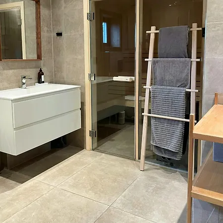 Vakantiehuis Spacious Mountain With Fantastic Views *