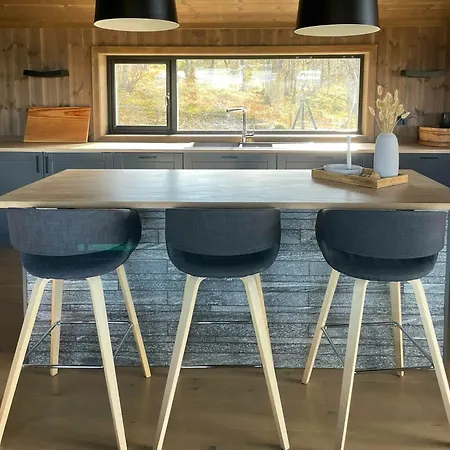 Spacious Mountain With Fantastic Views بيت للعطل آل